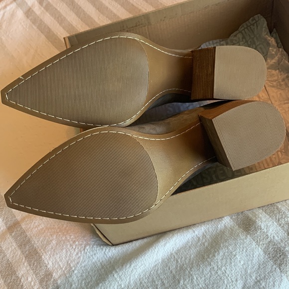NEW Steve Madden Cedar Grey Suede Bootie - Picture 5 of 7